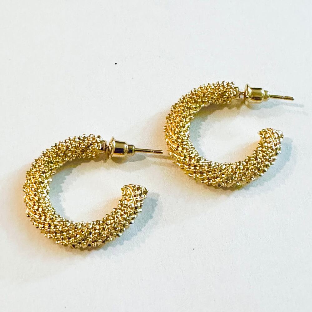 Gold hoop textured earrings